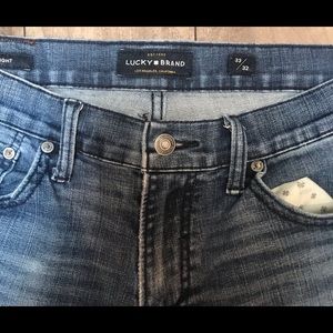 Lucky Brand 221 straight lite to Med wash  33/32